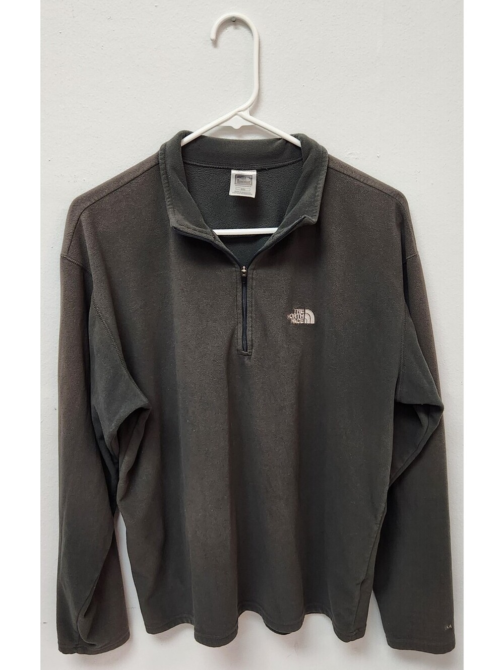 The North Face TKA 100 Fleece Men's Medium 1/4 Zip Pullover Gray Outdoor Gear